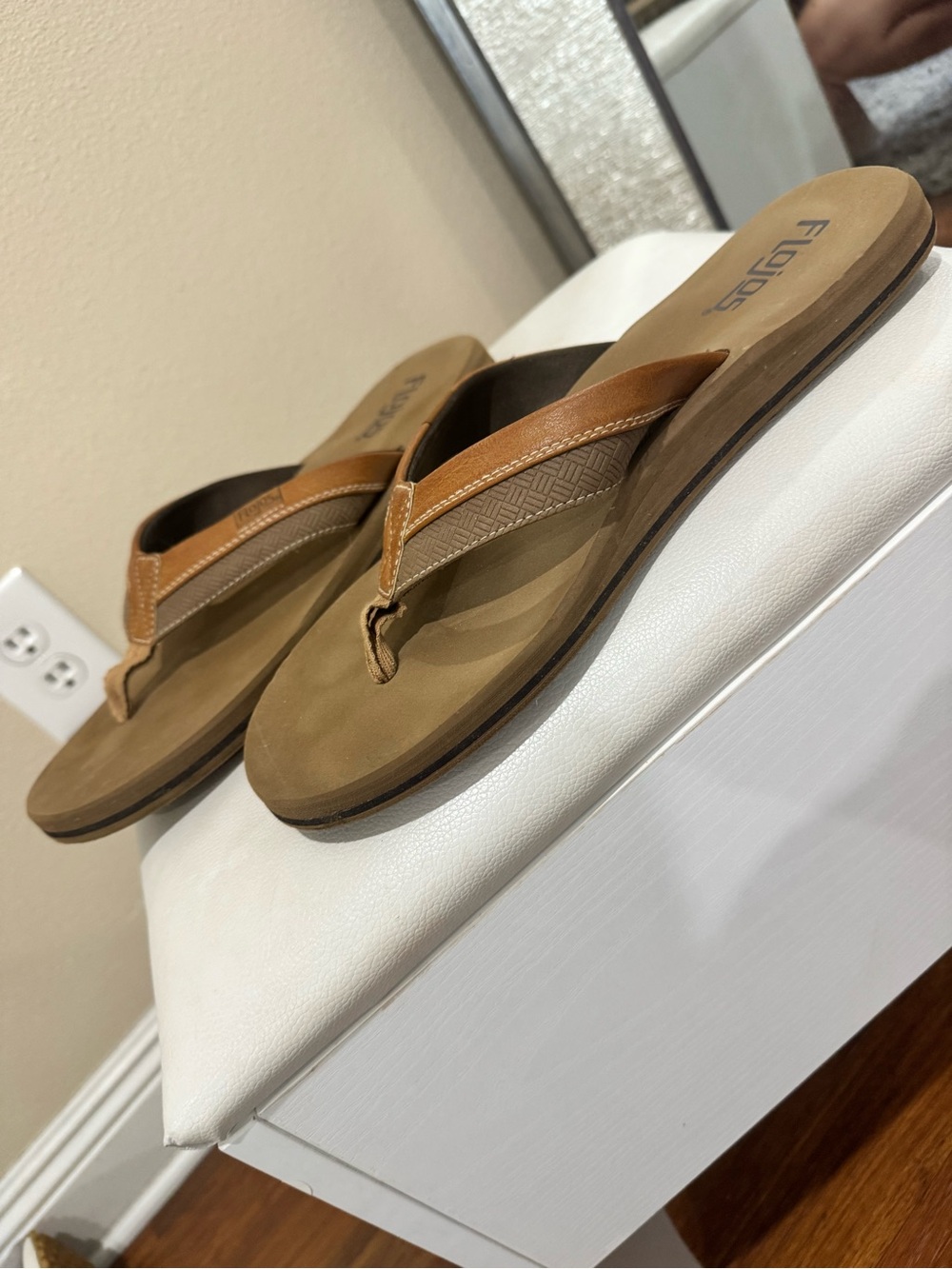 Flojos Brown Tan Leather-Trim Men’s Flip Flop Sandals